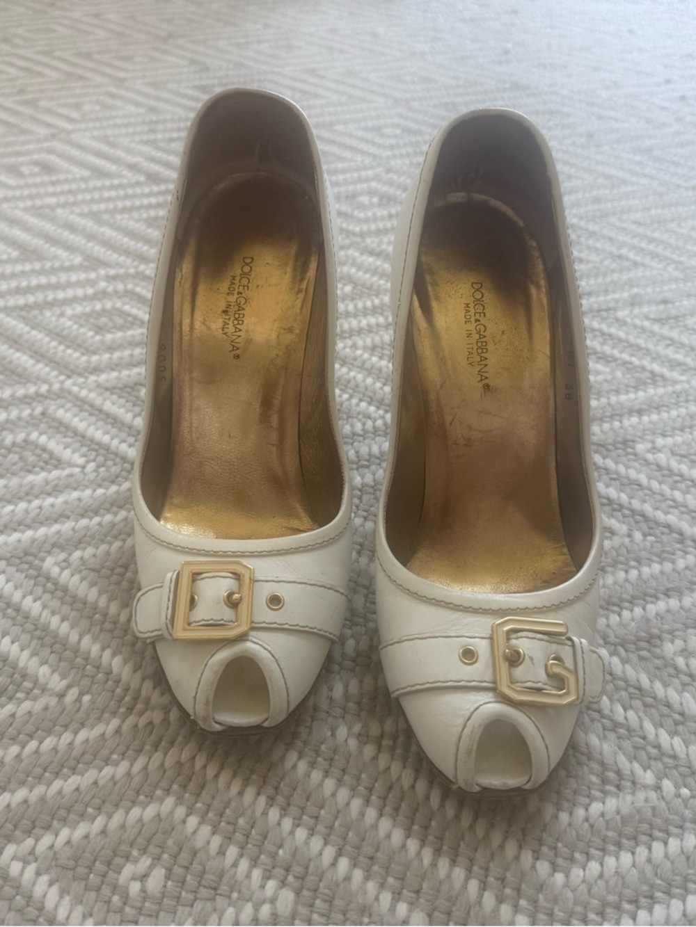 Dolce & Gabbana White Leather Peep-Toe Pumps with Gold Buckle Detail - Picture 7 of 12